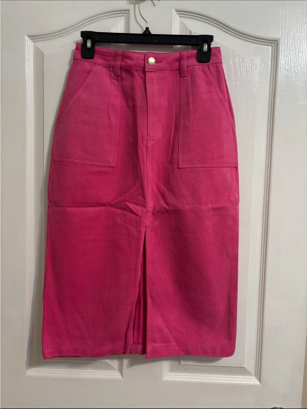 High-Waist Pink Midi Skirt with Front Slit and Patch Pockets